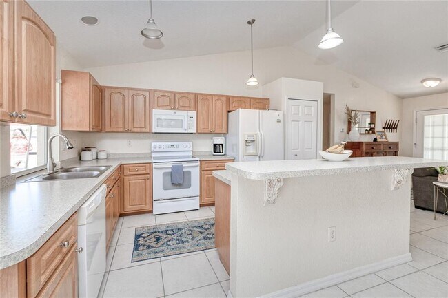 Building Photo - 3021 Palm Dr
