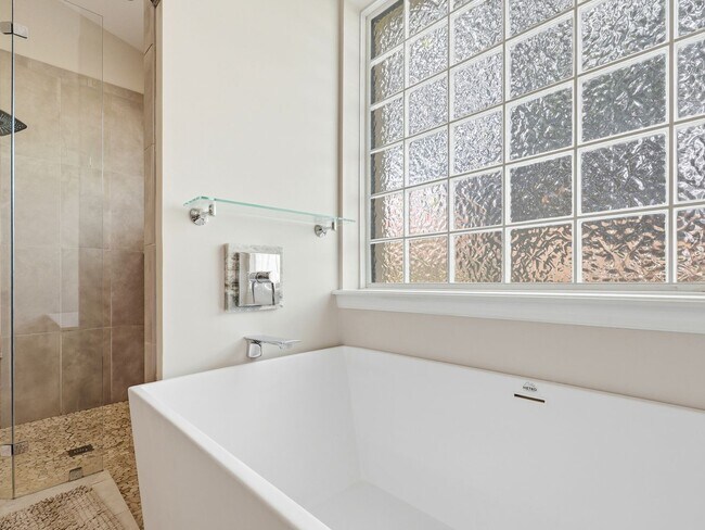 Building Photo - 534 Ria Mirada Ct