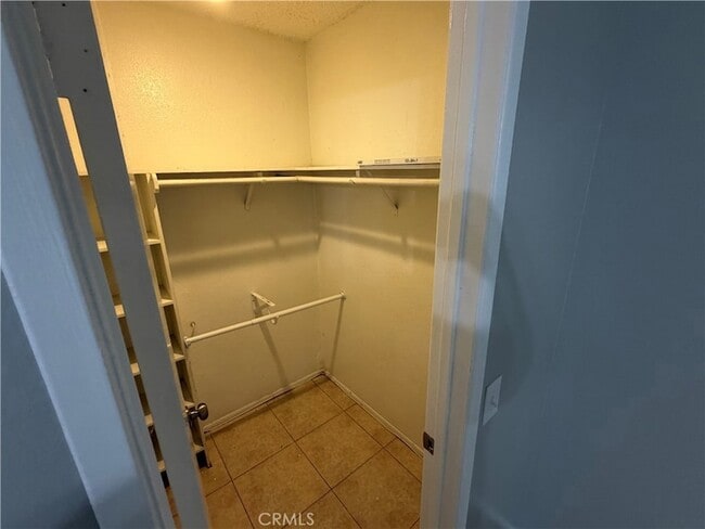 Building Photo - 3732 Oak Creek Dr