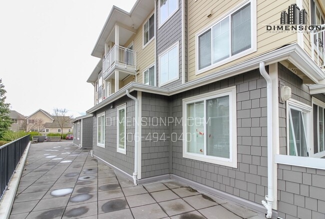 Building Photo - Beautifully Remodeled Studio in a Prime Lo...