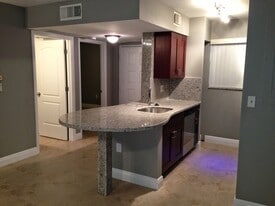 Building Photo - 2850 N Oakland Forest Dr
