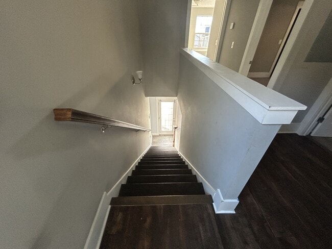 Building Photo - 222 Jasmine Row