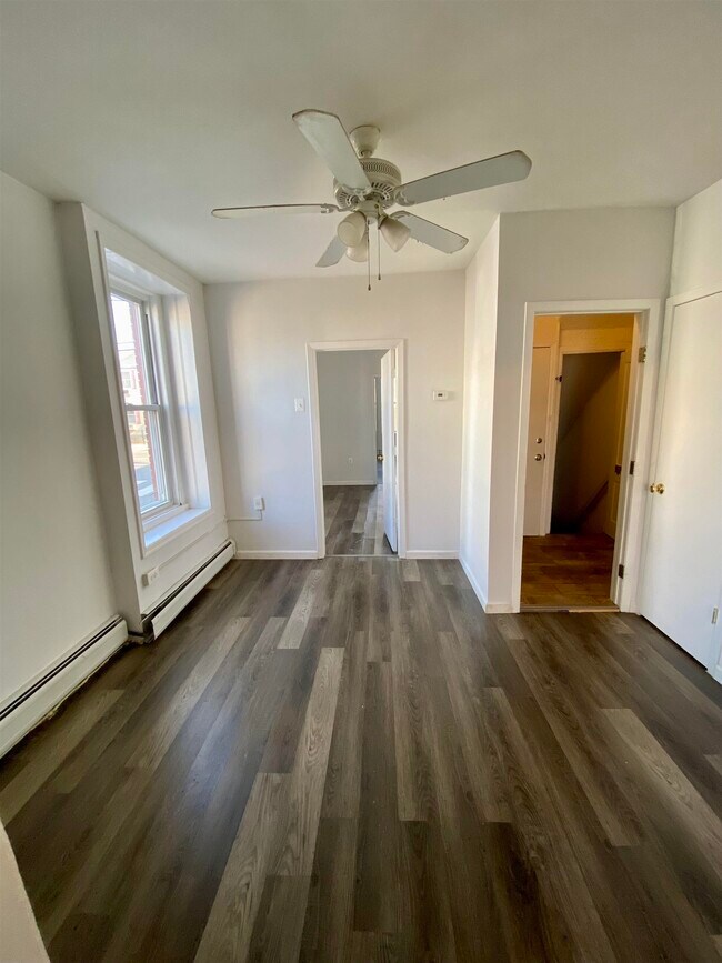 Building Photo - 289 Bergen Ave