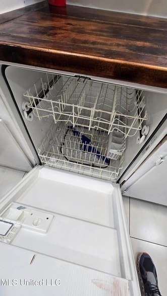 Building Photo - 933 Glastonbury Cir