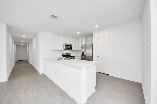 Building Photo - 105 Nicholas Rd