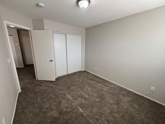 Building Photo - 10256 Grecian Laurel Ct