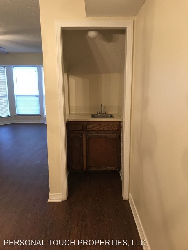 Building Photo - 3023 Toulon Dr