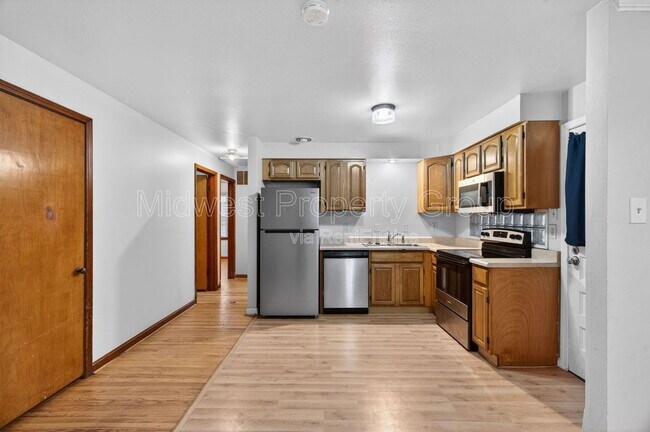 Building Photo - 1015 Avant Dr