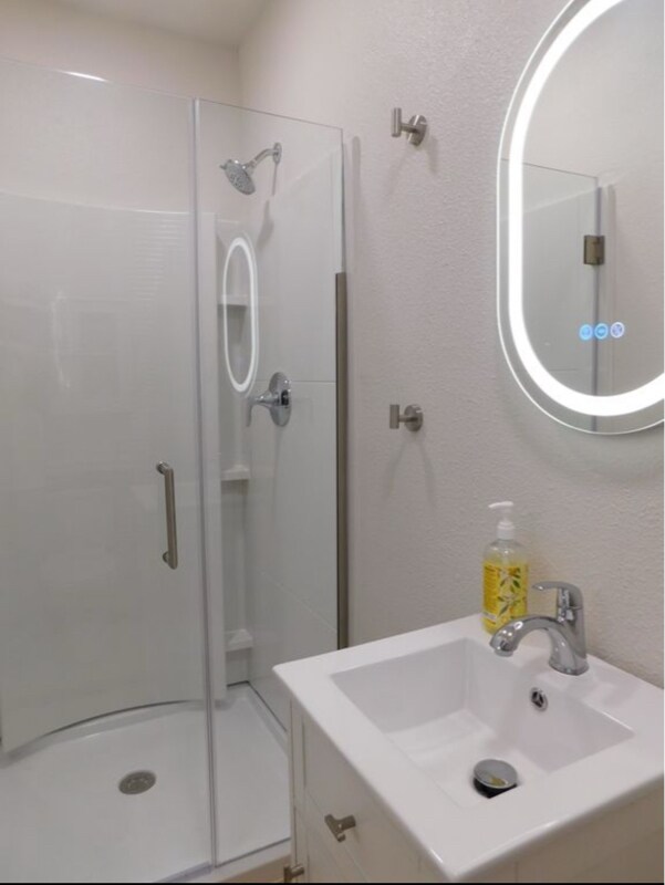 Building Photo - 314 Jagoe St