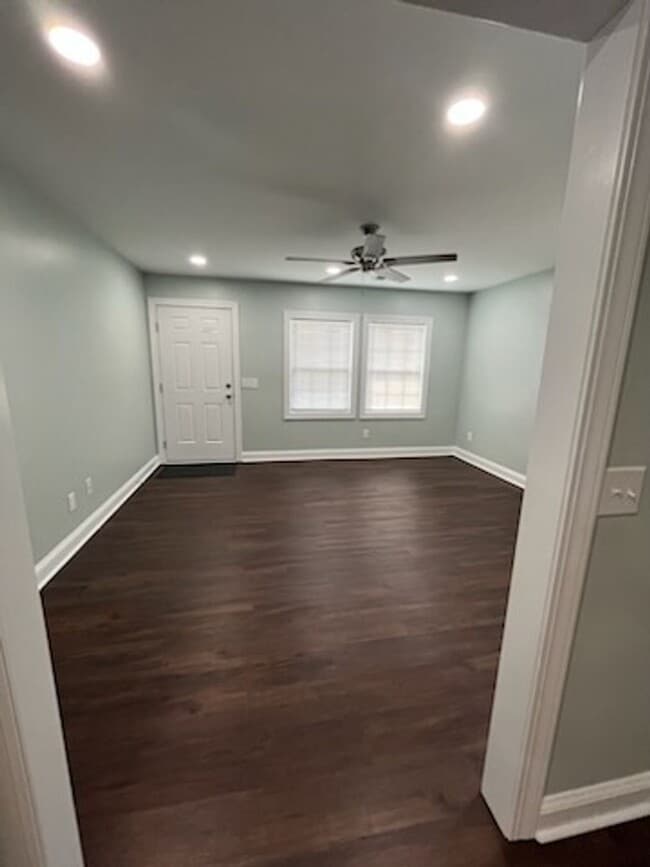 Building Photo - Beautifully Totally Remodeled 3Br 2Ba in G...