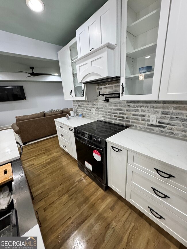 Building Photo - 2618 Meadow Lark Dr