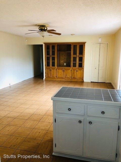Building Photo - 3 br, 1.5 bath House - 2310 Cloyd Boulevard