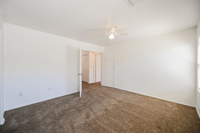 Building Photo - 3 Bedroom, 2.5 Bath Two-Story Home Located In The Charming Southwest Area!