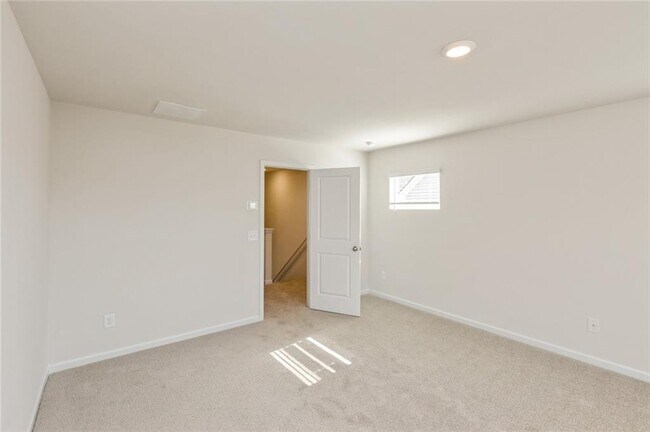 Building Photo - 624 Mackenzie Cv