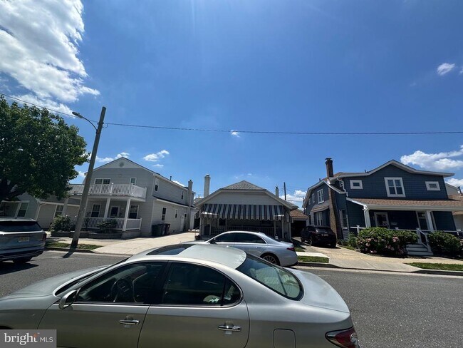 Building Photo - 12 N Swarthmore Ave