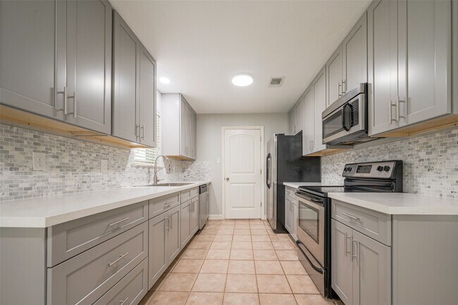 Building Photo - 10190 Dogwood Lp