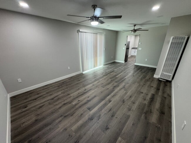 Primary Photo - Recently Remodeled 2BD/1BA Duplex Near Dow...