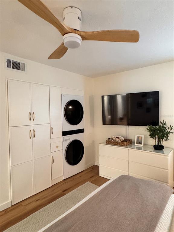 Building Photo - 5623 Midnight Pass Rd