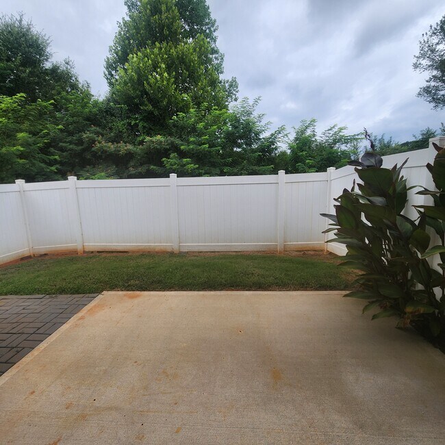 Building Photo - 525 Hampton Townes Dr