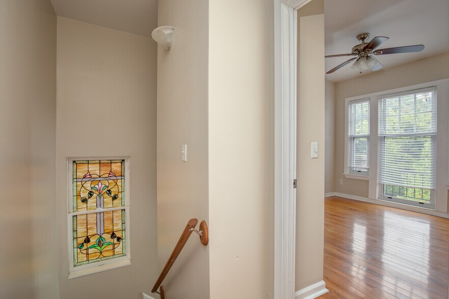 Building Photo - 6023 Kingsbury Ave