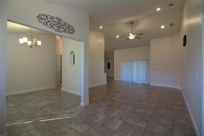 Building Photo - 5815 Christiansen Ct