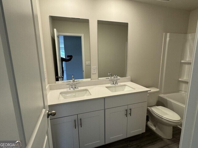 Building Photo - 15 Warwick Ct