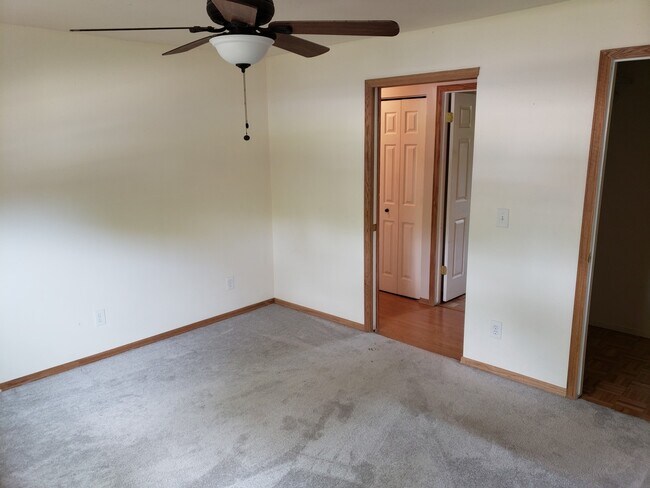 Building Photo - BEAUTIFUL HOME IN BROOMFIELD WITH FENCED IN YARD - AVAILABLE 8/6/26