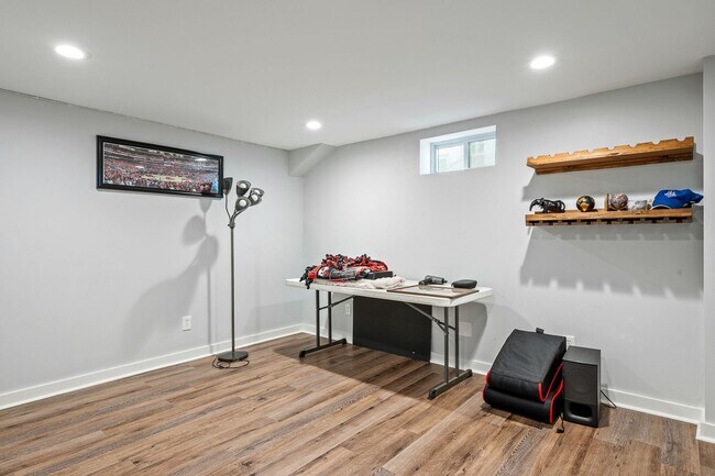 Building Photo - Charming St. Matthews Ranch