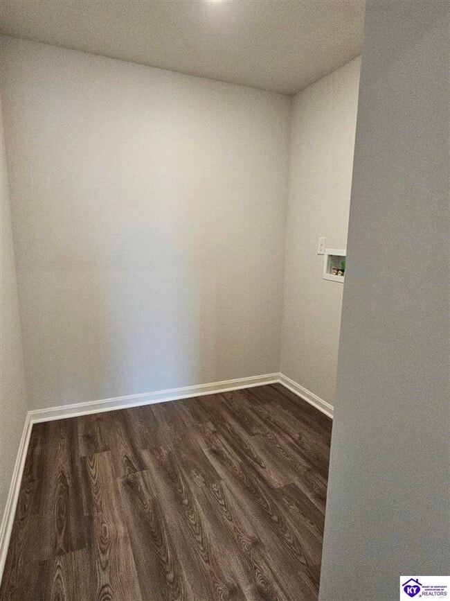 Building Photo - 601 Ashwood Ave