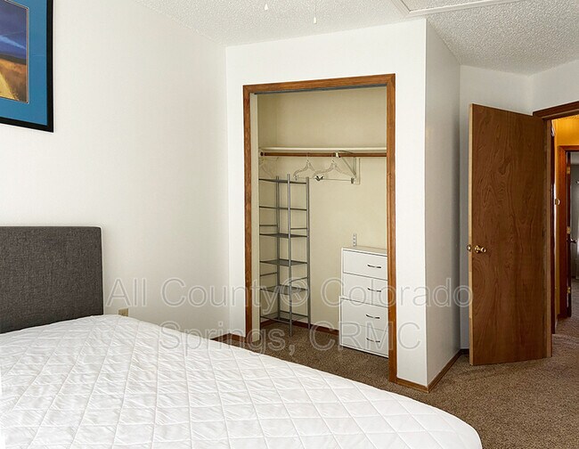 Building Photo - 1378 Grass Valley Dr