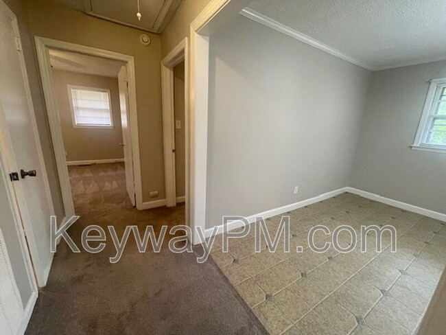 Building Photo - 133 Belair Rd