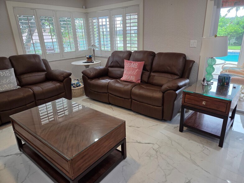 Building Photo - 2460 Deer Creek Country Club Blvd