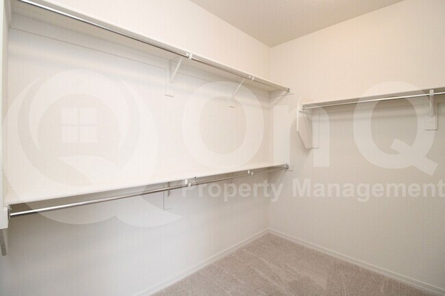 Building Photo - 5866 N 86th Ln