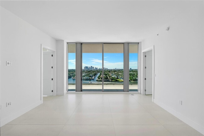 Building Photo - 153 N Seabreeze Blvd