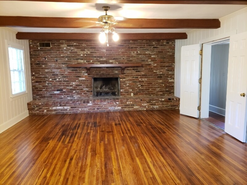 Building Photo - 5390 Walnut Grove Rd