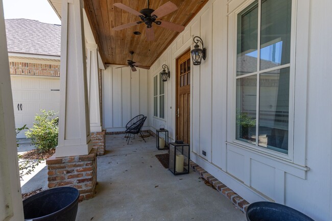 Primary Photo - 4 Bedrooms, 3 bathrooms located in Fairhope!