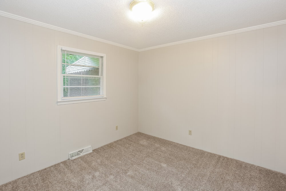 Building Photo - 125 Pinevale Dr