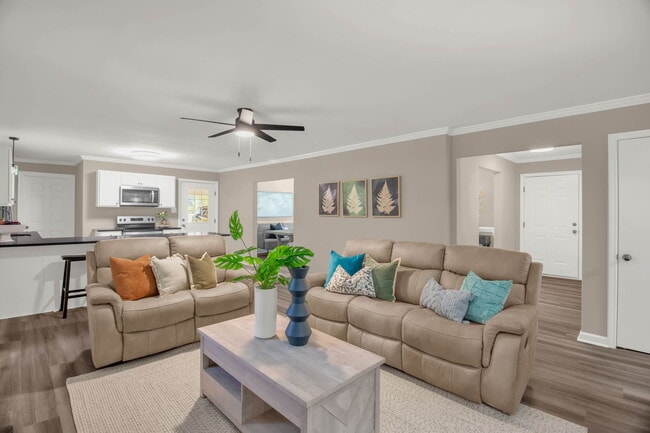 Building Photo - 200 Cedarwood Trail