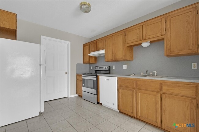 Building Photo - 907 North Dr