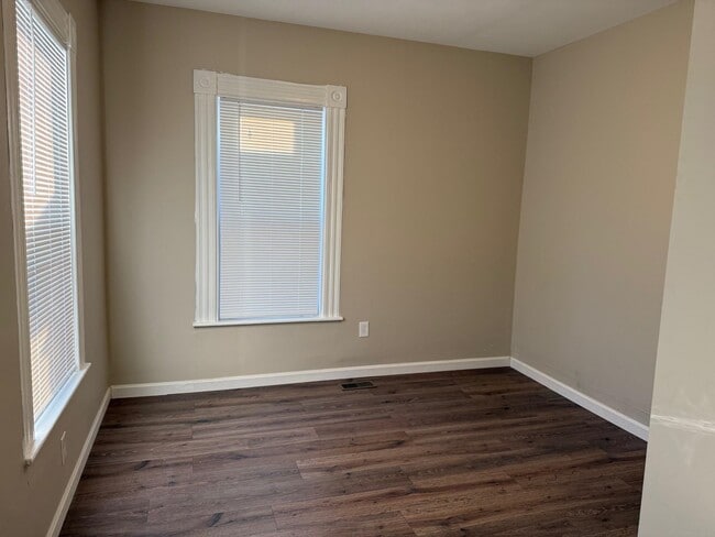 Building Photo - 347 Spruce St