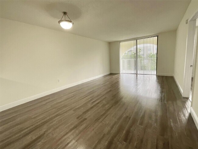 Building Photo - 9357 SW 77th Ave