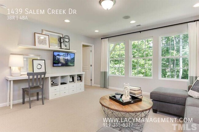Building Photo - 1439 Salem Creek Dr