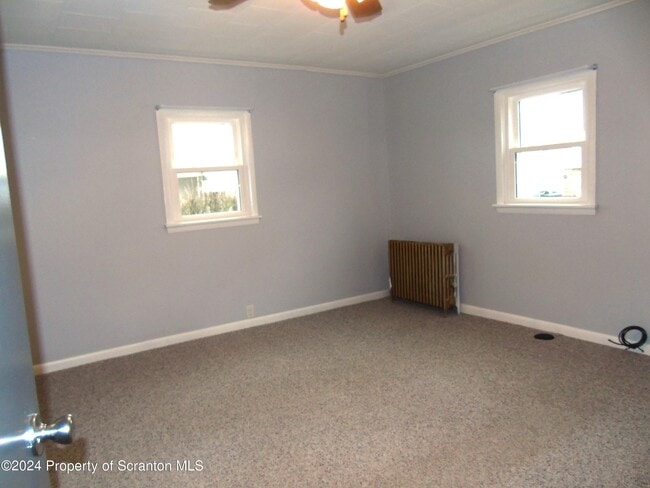 Building Photo - 112 E Elm St