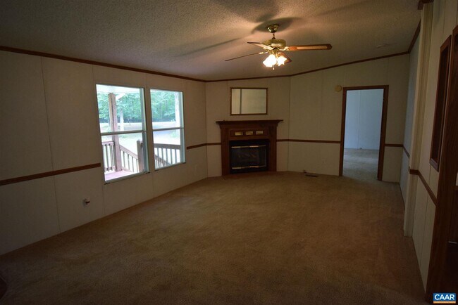 Building Photo - 289 Community House Rd