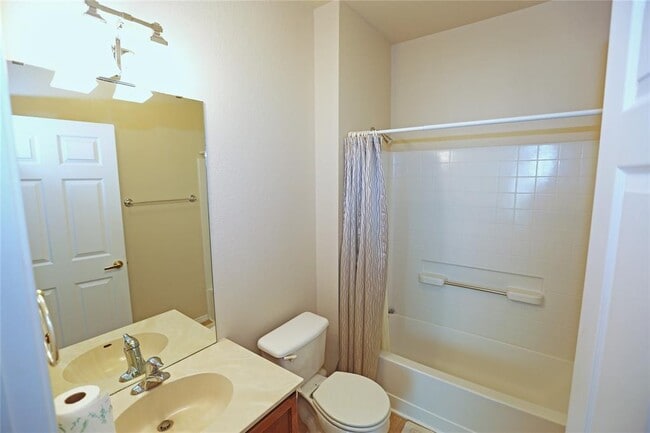 Building Photo - 233 Bonham Loop