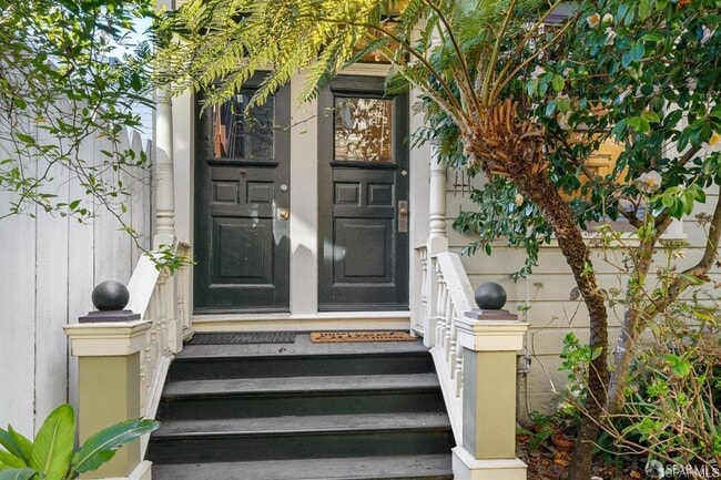 Building Photo - 38 Landers St