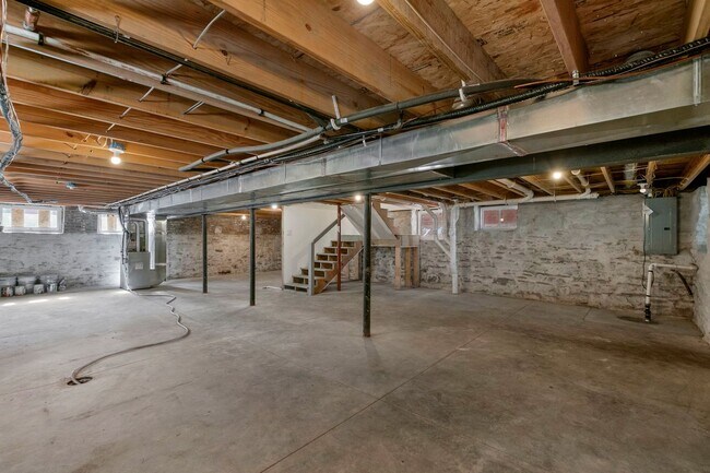 Building Photo - HISTORIC THREE LEVEL 19TH CENTURY THREE LEVEL 4 BED, 3.5 BATH HOME