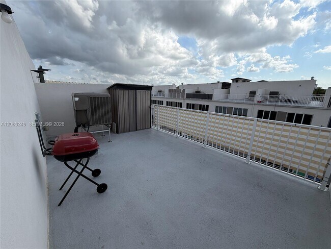 Building Photo - 25779 SW 144th Ave