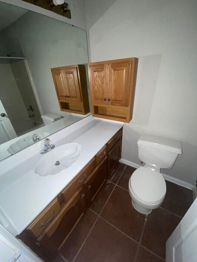 Building Photo - 5541 Oak Branch Cir - Available Now!