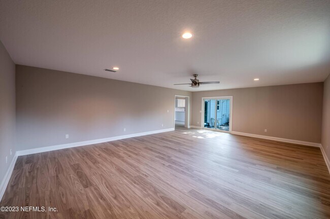 Building Photo - 6264 Diane Rd